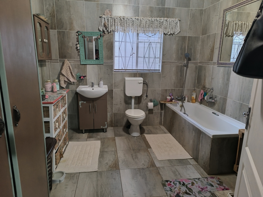 3 Bedroom Property for Sale in Grimbeeck Park North West